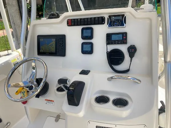 Slide: The Image of Sailfish 240 CC 2014 - 11