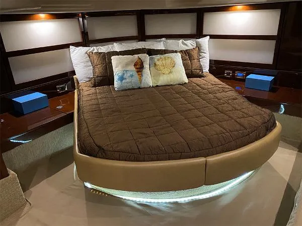 Slide: The Image of Sea Ray 47 Sedan Bridge 2009 - 9