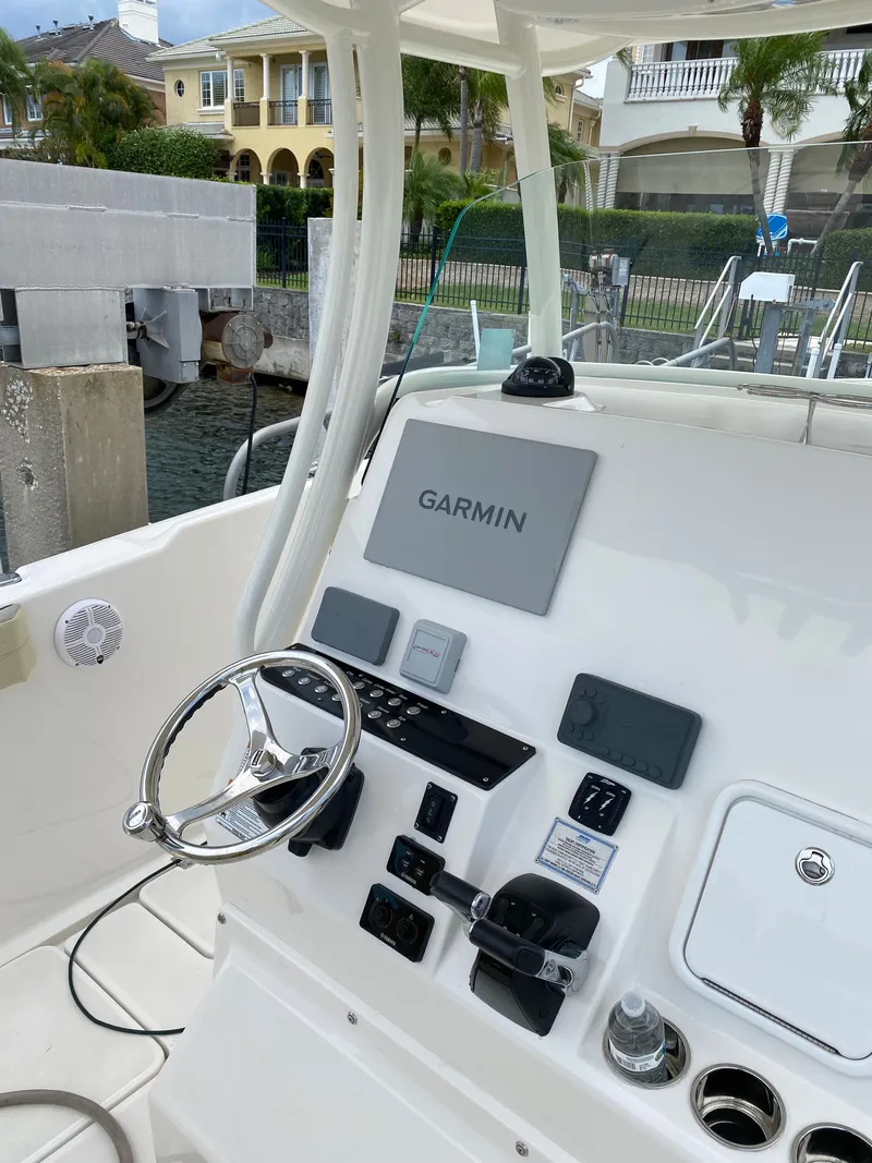 Slide: The Image of Century 3200 boat helm with Garmin navigation system, 2020 model. - 9
