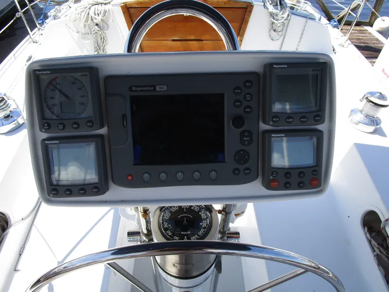 Slide: The Image of Catalina 36 MkII 1994 - 9