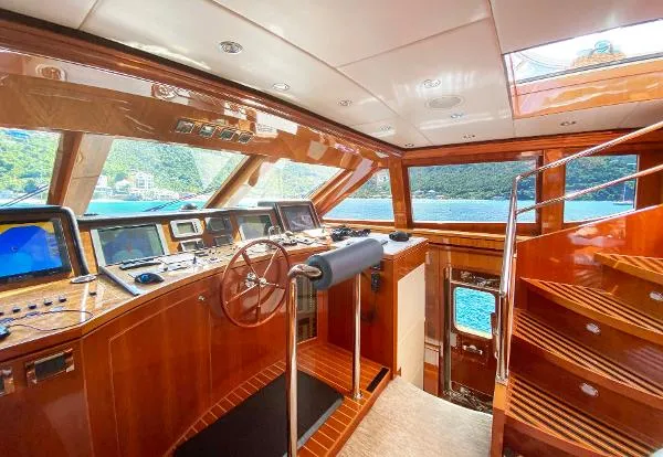 Slide: The Image of Hargrave Custom Raised Pilothouse 2010 - 7
