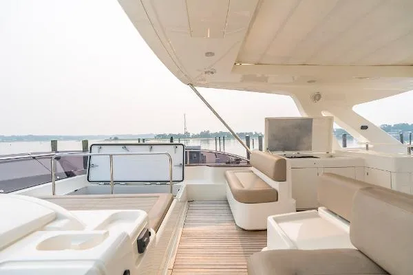 Slide: The Image of Ferretti 800 2013 - 9