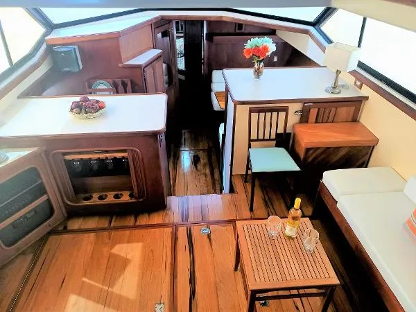 Slide: The Image of Carver Yachts 430 Cockpit Motor Yacht 1991 - 7