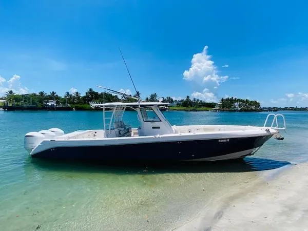Slide: The Image of Everglades 355 Center Console 2014 - 0