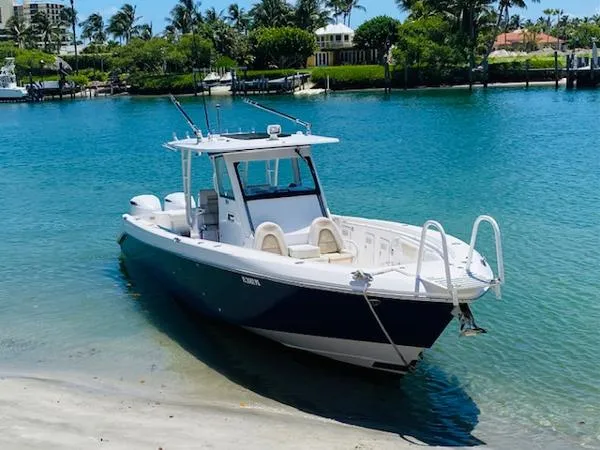 Slide: The Image of Everglades 355 Center Console 2014 - 7