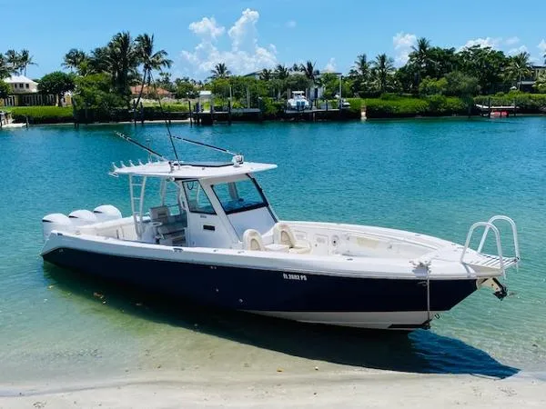 Slide: The Image of Everglades 355 Center Console 2014 - 9