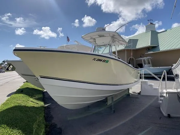 Slide: The Image of Regulator Marine 26 Forward Seating 1999 - 0