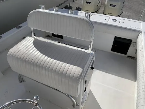 Slide: The Image of Regulator Marine 26 Forward Seating 1999 - 7