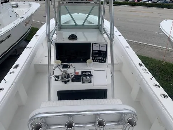 Slide: The Image of Regulator Marine 26 Forward Seating 1999 - 8