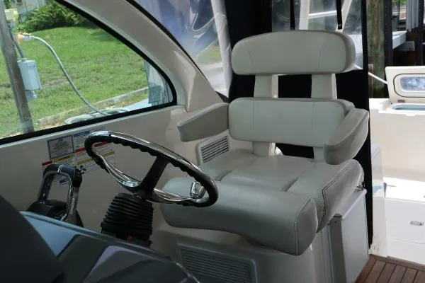 Slide: The Image of Pursuit 345 Offshore 2014 - 8