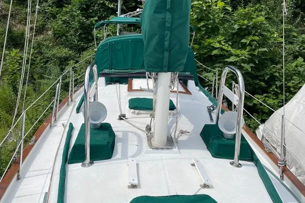 Slide: The Image of Pacific Seacraft 37 1985 - 3