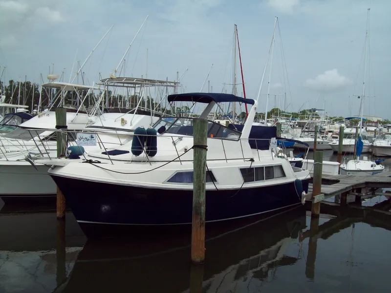 Slide: The Image of Carver Yachts Mariner 1987 - 0
