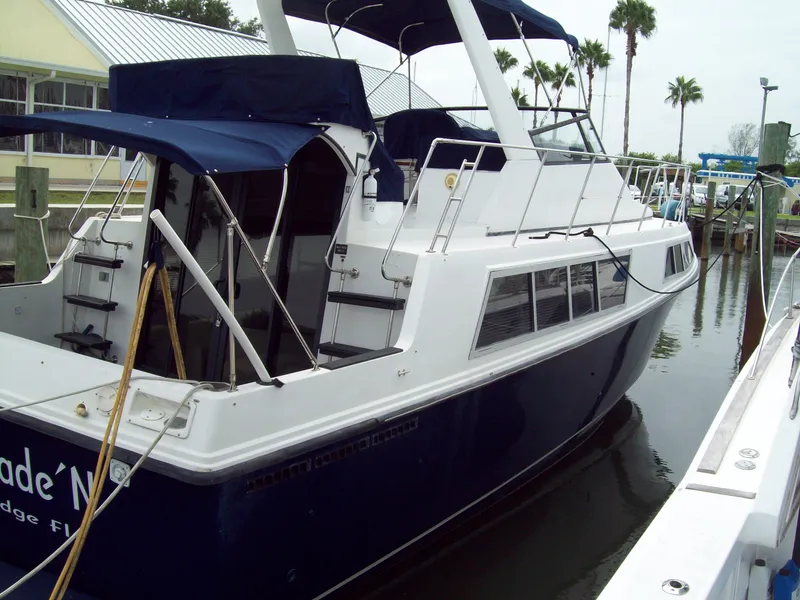 Slide: The Image of Carver Yachts Mariner 1987 - 2