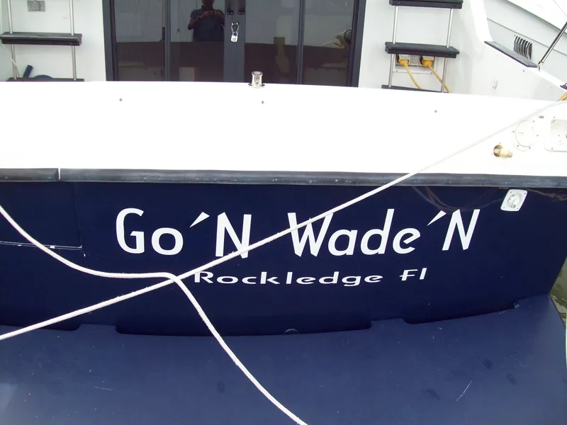 Slide: The Image of Carver Yachts Mariner 1987 - 3