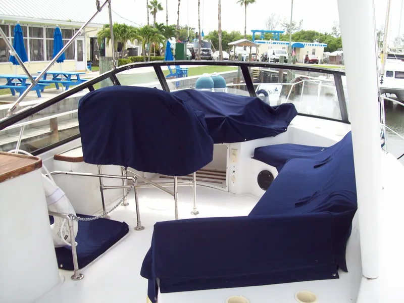Slide: The Image of Carver Yachts Mariner 1987 - 4