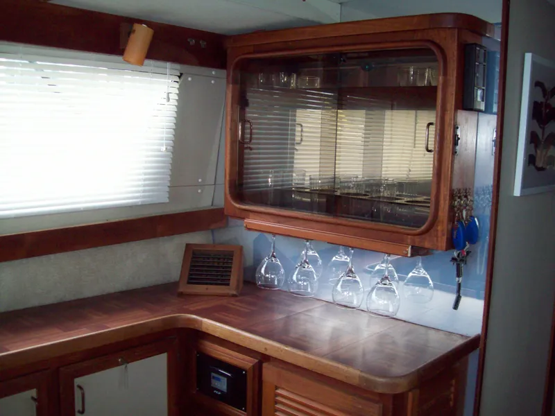 Slide: The Image of Carver Yachts Mariner 1987 - 9