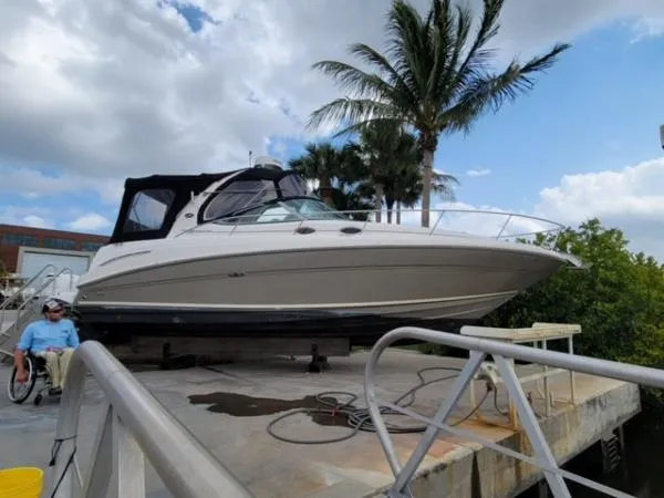 Slide: The Image of Sea Ray 300 Sundancer 2006 - 5