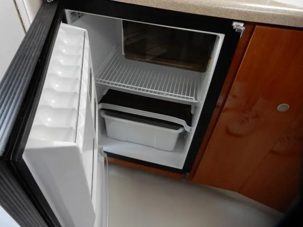Slide: The Image of Four Winns 328 Vista 2001 - 10