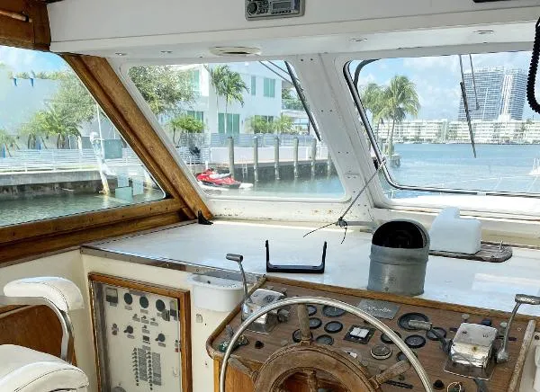 Slide: The Image of Matthews Flush Deck Motor Yacht 1973 - 8