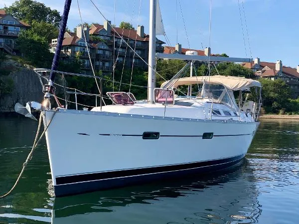 Slide: The Image of Beneteau 373 2004 - 1