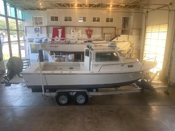 Slide: The Image of Parker Marine 2320 SL Sport Cabin 2015 - 4