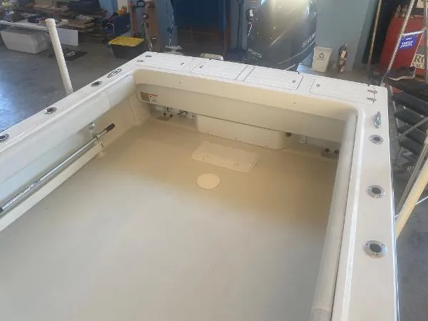 Slide: The Image of Parker Marine 2320 SL Sport Cabin 2015 - 7