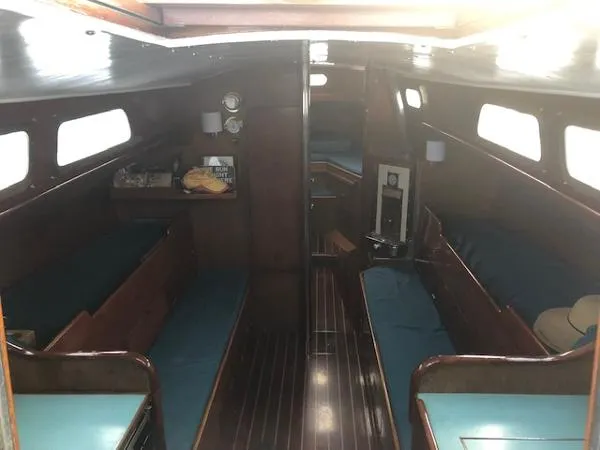 Slide: The Image of Hinckley Yachts Pilot 1966 - 10