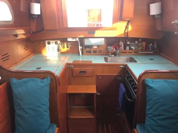 Slide: The Image of Hinckley Yachts Pilot 1966 - 6