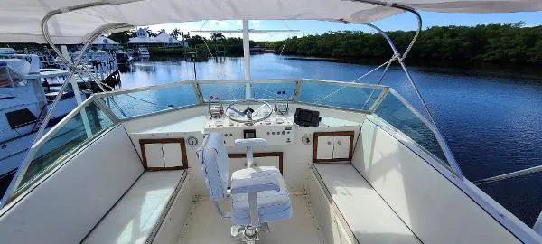 Slide: The Image of Hatteras Motoryacht 1977 - 10