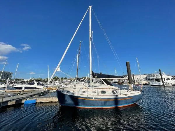 Slide: The Image of Pacific Seacraft Dana 24 1986 - 0