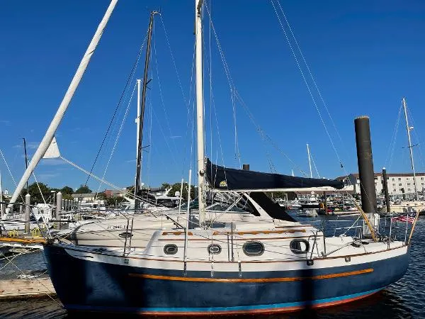 Slide: The Image of Pacific Seacraft Dana 24 1986 - 1