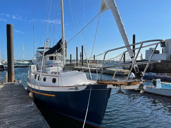 Slide: The Image of Pacific Seacraft Dana 24 1986 - 2