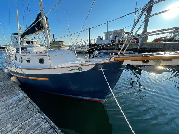 Slide: The Image of Pacific Seacraft Dana 24 1986 - 3