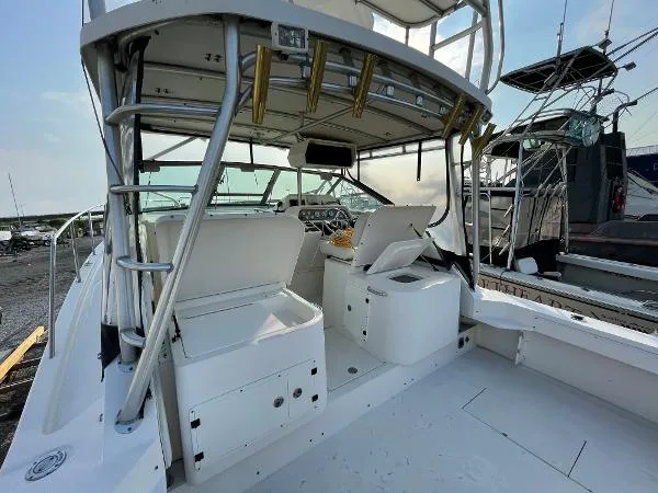 Slide: The Image of Wellcraft 330 Coastal 2005 - 5