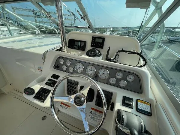 Slide: The Image of Wellcraft 330 Coastal 2005 - 7