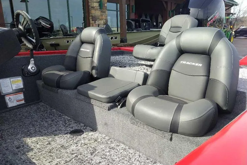 Slide: The Image of 2026 Tracker Pro Team 195 boat interior with comfortable seating and modern design. - 10