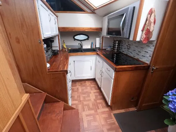 Slide: The Image of Californian 52 Cockpit Motor Yacht 1990 - 6