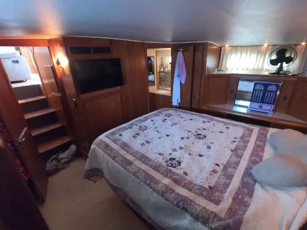 Slide: The Image of Californian 52 Cockpit Motor Yacht 1990 - 9