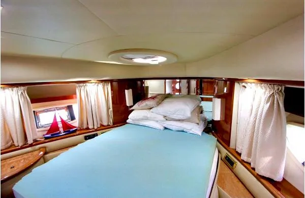 Slide: The Image of Azimut Flybridge 2009 - 11