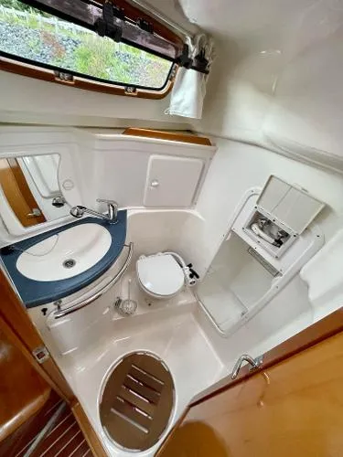 Slide: The Image of Bavaria 37 Cruiser 2007 - 8