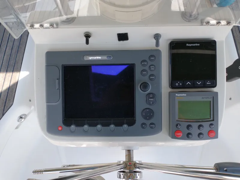 Slide: The Image of Beneteau 393 2002 - 5