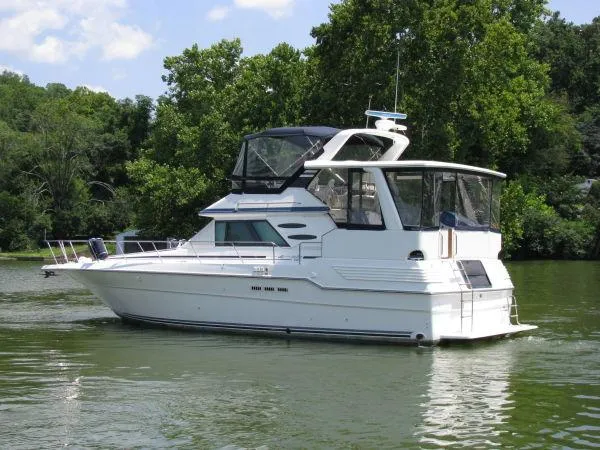 Slide: The Image of Sea Ray 440 Aft Cabin 1989 - 0