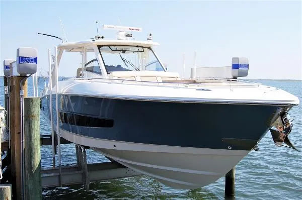 Slide: The Image of Boston Whaler 420 Outrage 2016 - 0