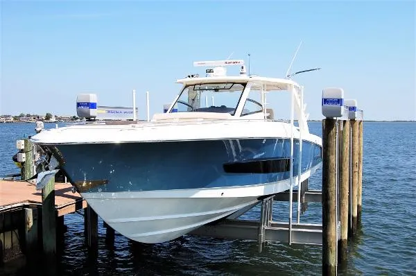 Slide: The Image of Boston Whaler 420 Outrage 2016 - 1