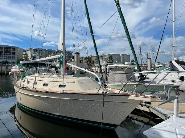 Slide: The Image of Island Packet 380 1999 - 0