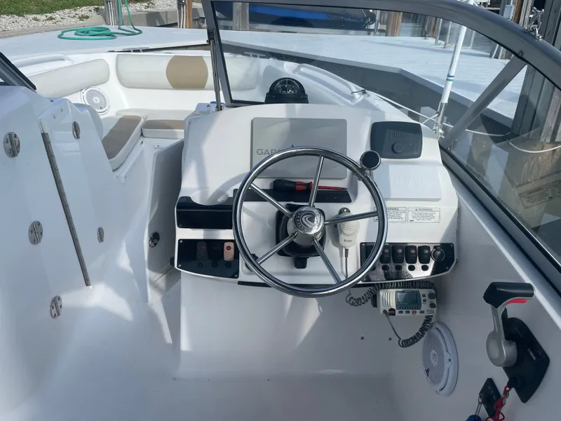 Slide: The Image of Interior view of 2016 Edgewater 205CX Crossover boat. - 7