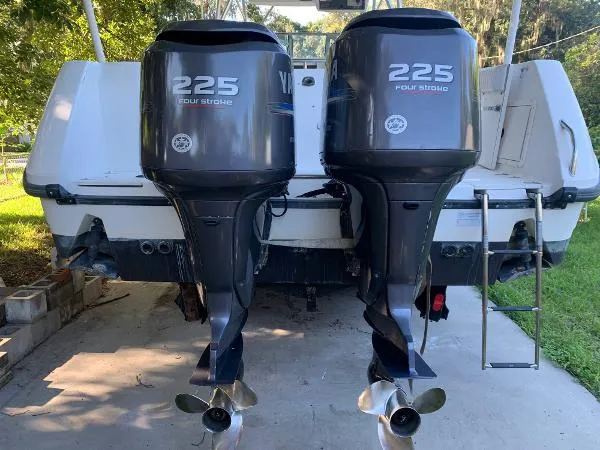 Slide: The Image of Boston Whaler Conquest 1999 - 10