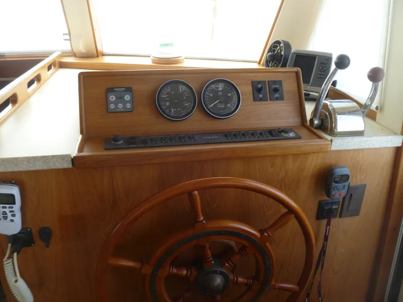 Slide: The Image of Mainship 350/390 Trawler 1999 - 11