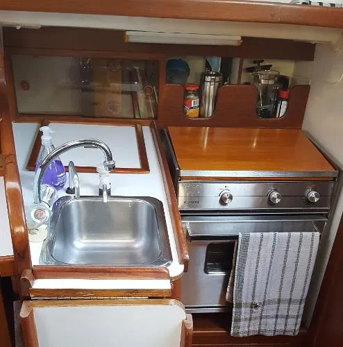 Slide: The Image of Custom Ouyang Boat Works Aloha 30 1986 - 3