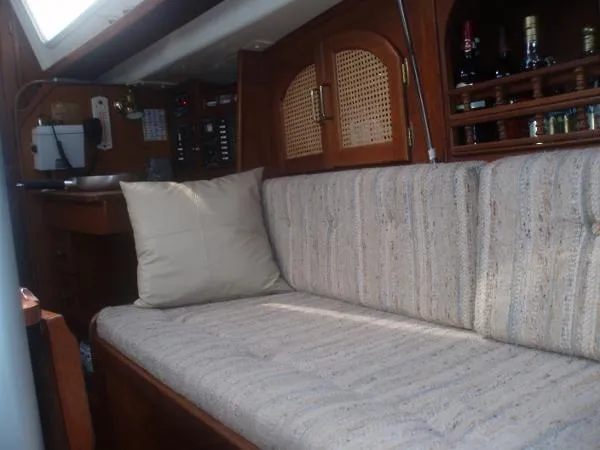 Slide: The Image of Custom Ouyang Boat Works Aloha 30 1986 - 4